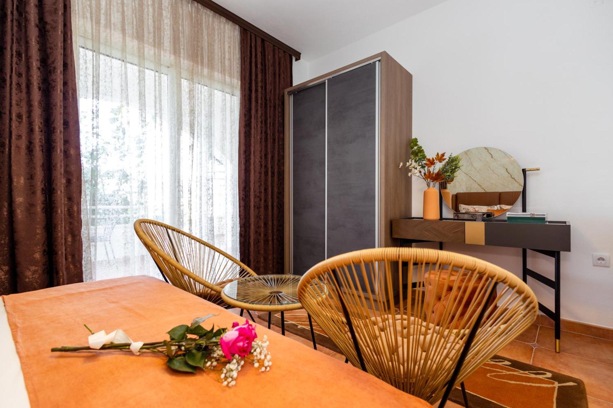 Apartments Gucci Улцин Екстериор снимка